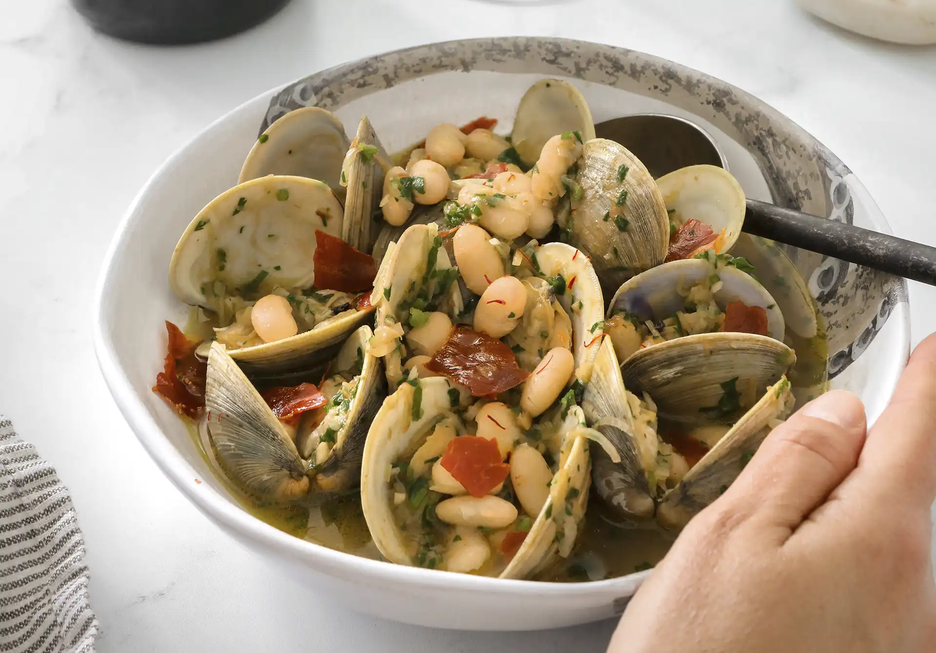 the kitchen doesnt bite clams with white beans